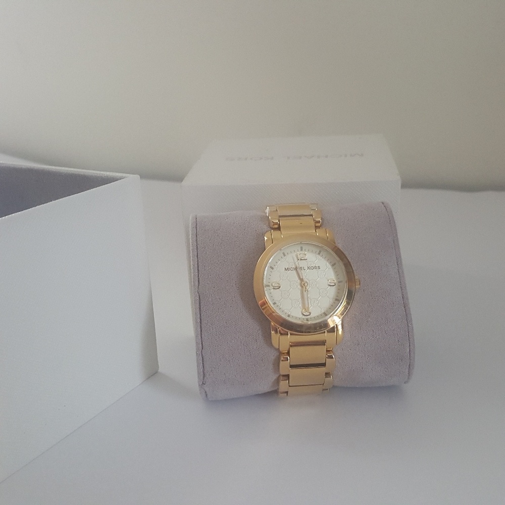 New Michael Kors Women  gold  watch